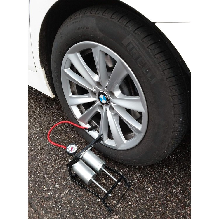 streetwize-deluxe-twin-cylinder-foot-pump-with-270-gauge-suitable-for-inflating-tyres-on-cars-motorcycles-bicycles-05-esv