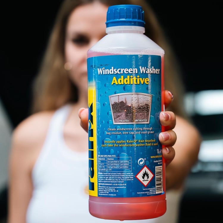 rain-x-windscreen-washer-additive-streak-free-cleaning-rain-repellency-screenwash-removes-bugs-sap-road-grime-enhances-visibility-driving-comfort-500m-03-tzd