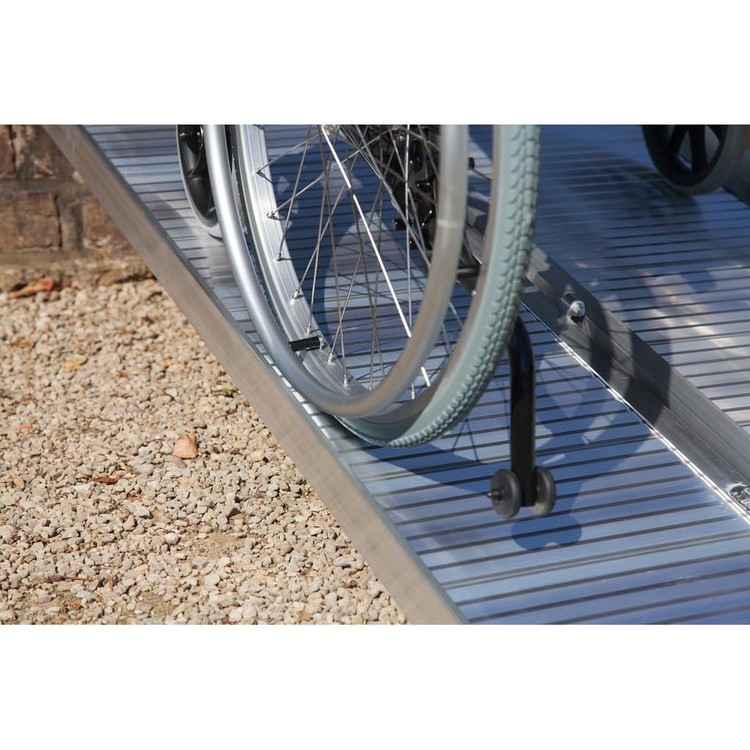the-ramp-people-wheelchair-ramp-2ft-8ft-8ft244cm-folding-wheelchair-ramp-mobility-scooter-ramp-8-244cm-03-lnw