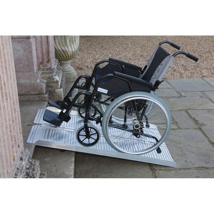 the-ramp-people-wheelchair-ramp-2ft-8ft-8ft244cm-folding-wheelchair-ramp-mobility-scooter-ramp-8-244cm-06-txw