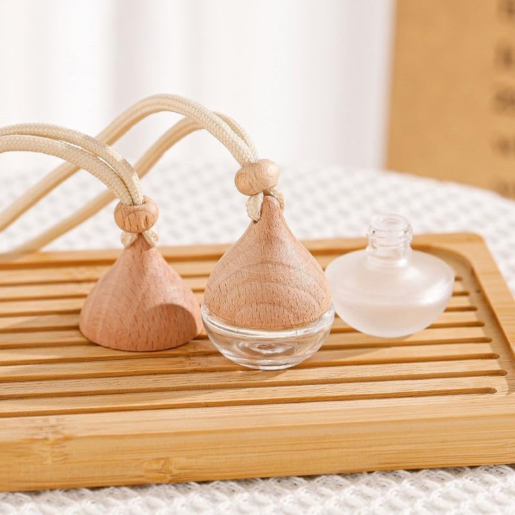 3-pcs-hanging-car-air-freshener-diffuser-6ml-essential-oil-aromatherapy-fragrance-perfume-bottle-empty-froasted-glass-pendant-vials-with-wooden-caps-s-08-zuo